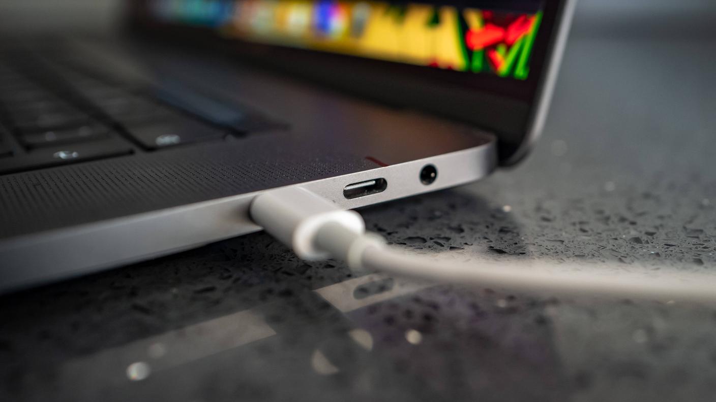 La presa USB-C di un computer portatile