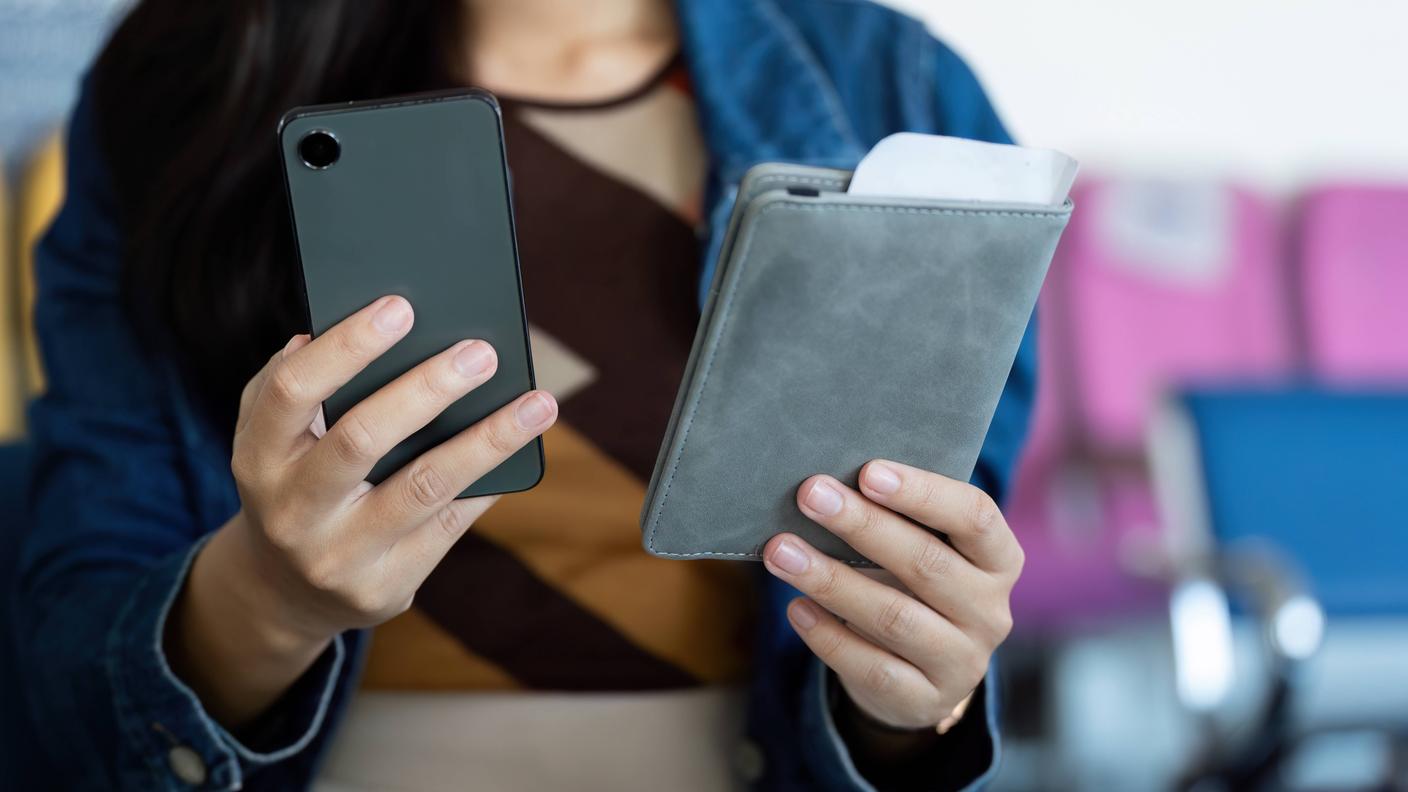 smartphone in vacanza SWIMLANE.jpg