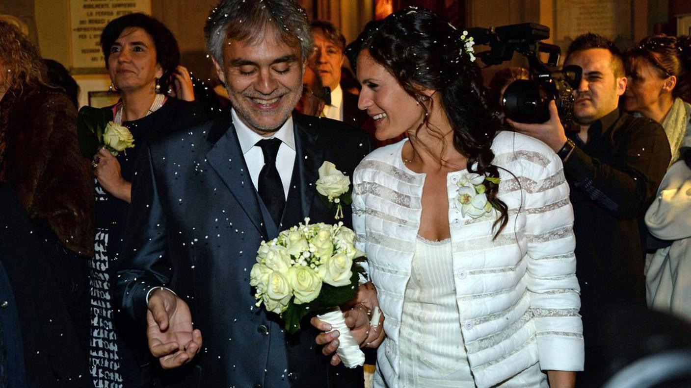 bocelli e moglie matrimonio ky.JPG