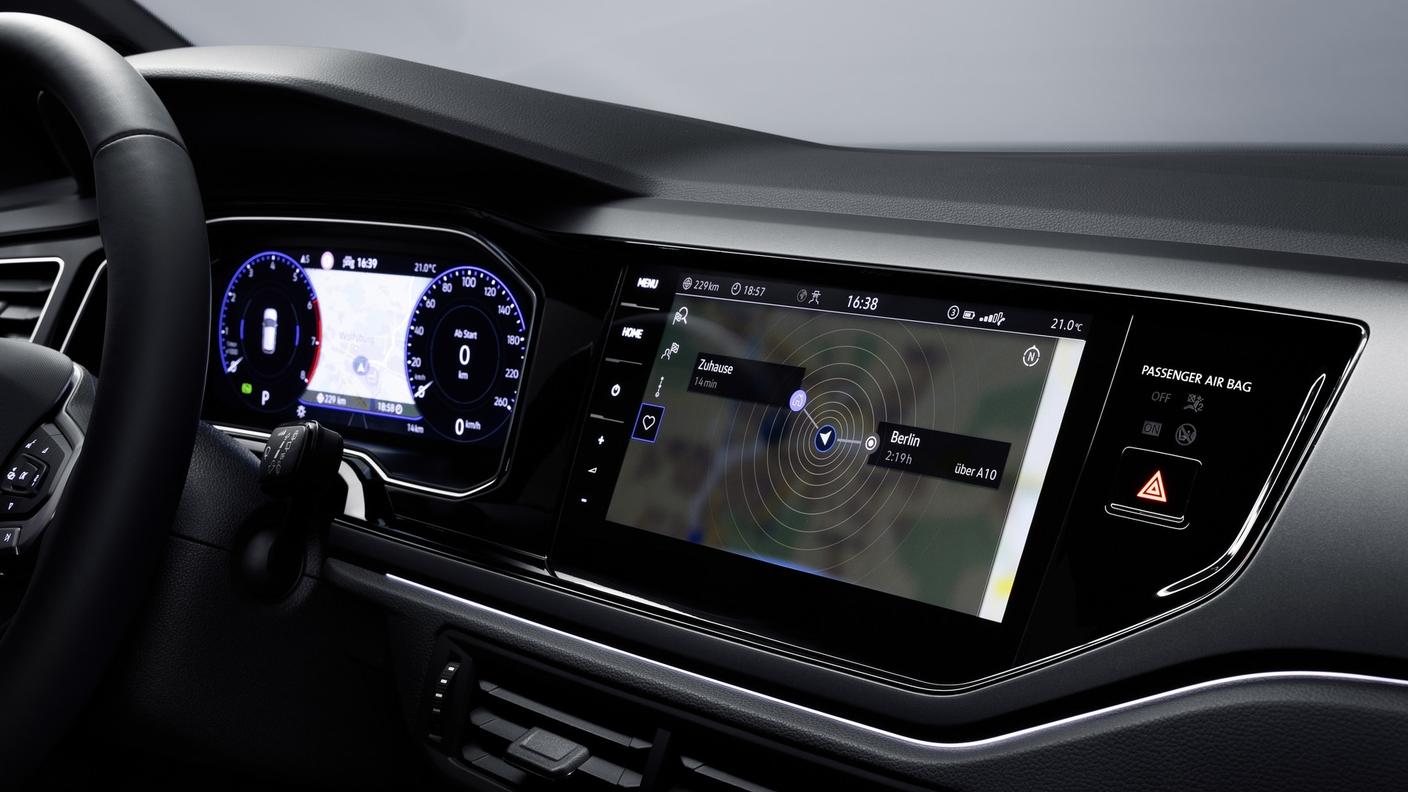 Le auto compatte hanno ormai dotazioni da ammiraglia come il Digital Cockpit della VW Polo