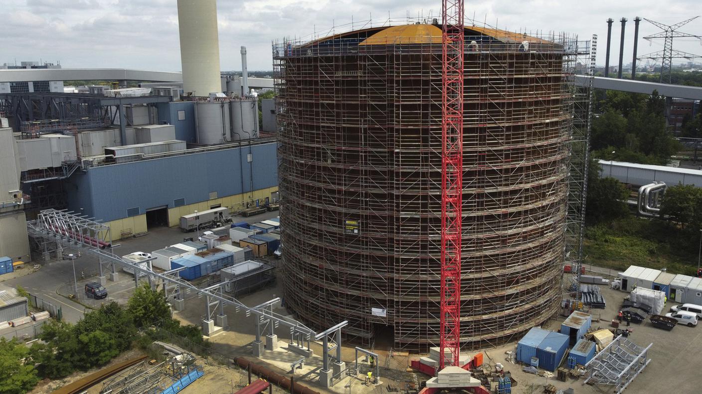 Il gigantesco boiler in costruzione a Berlino