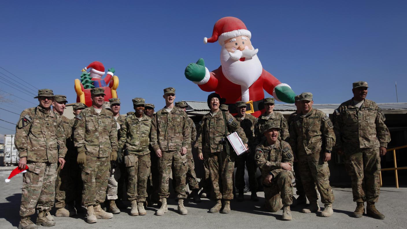 Natale 2013 truppe nato kabul re.jpg