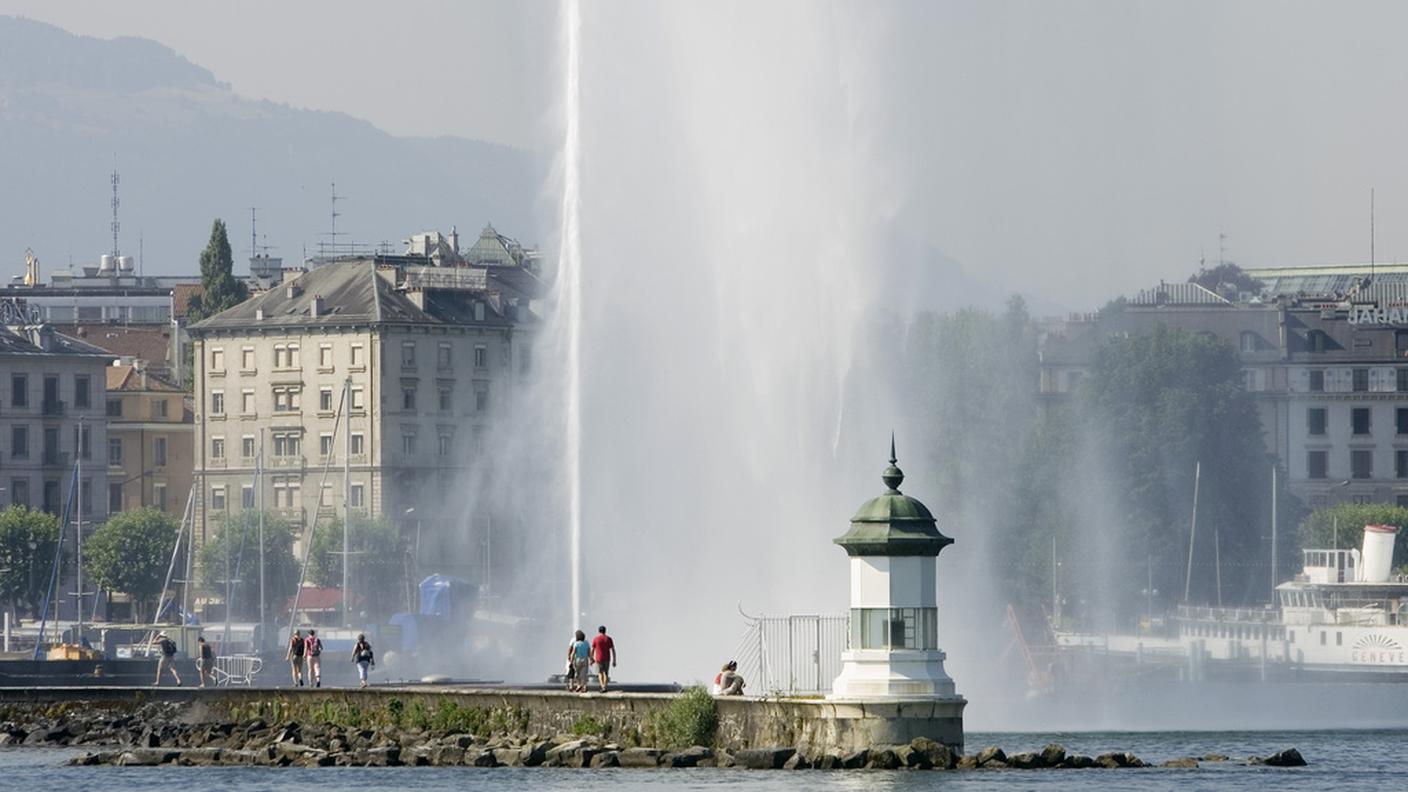 Il getto d'acqua al molo di Eaux-Vives