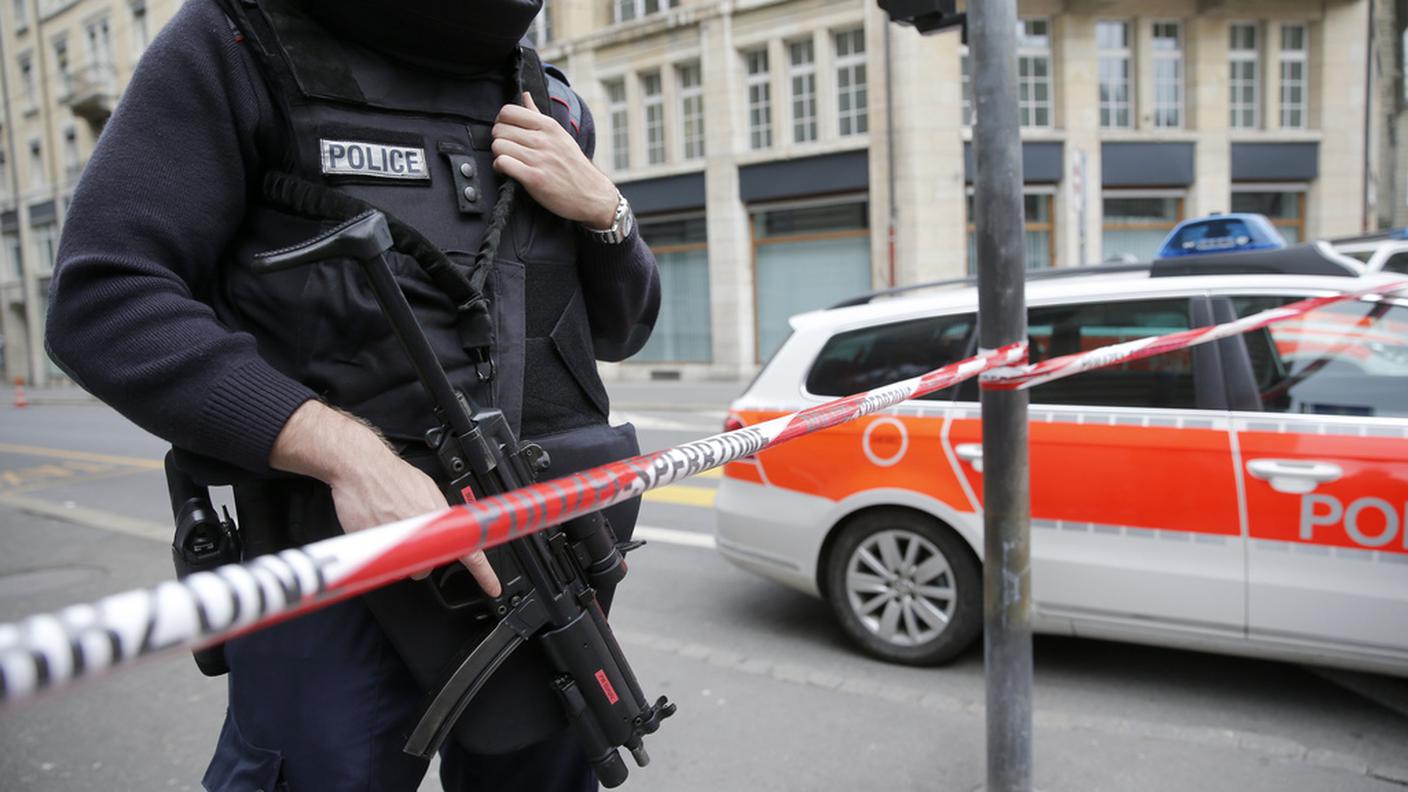 La polizia ha isolato il quartiere