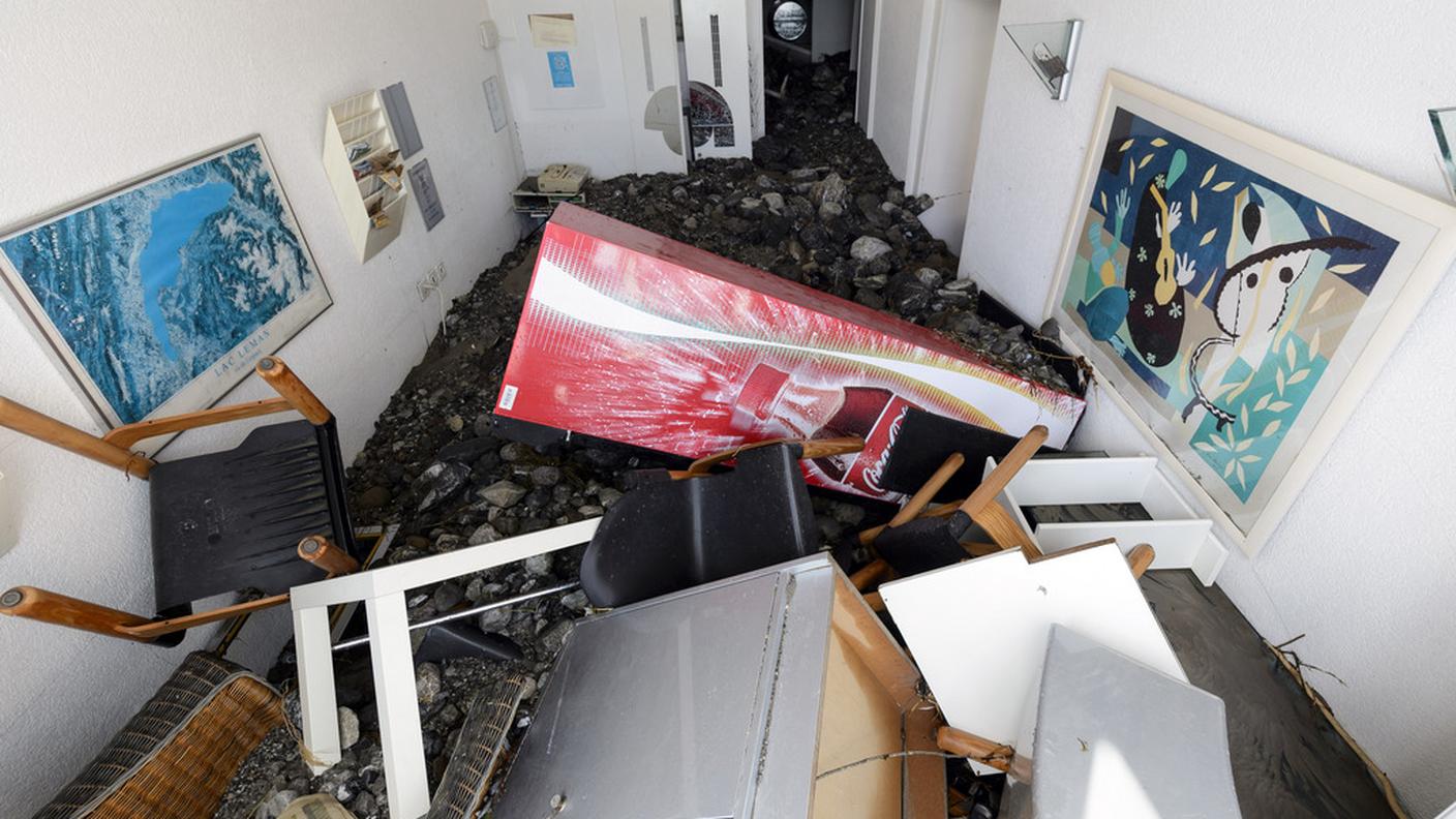 L'interno di uno dei due hotel devastati dalla piena