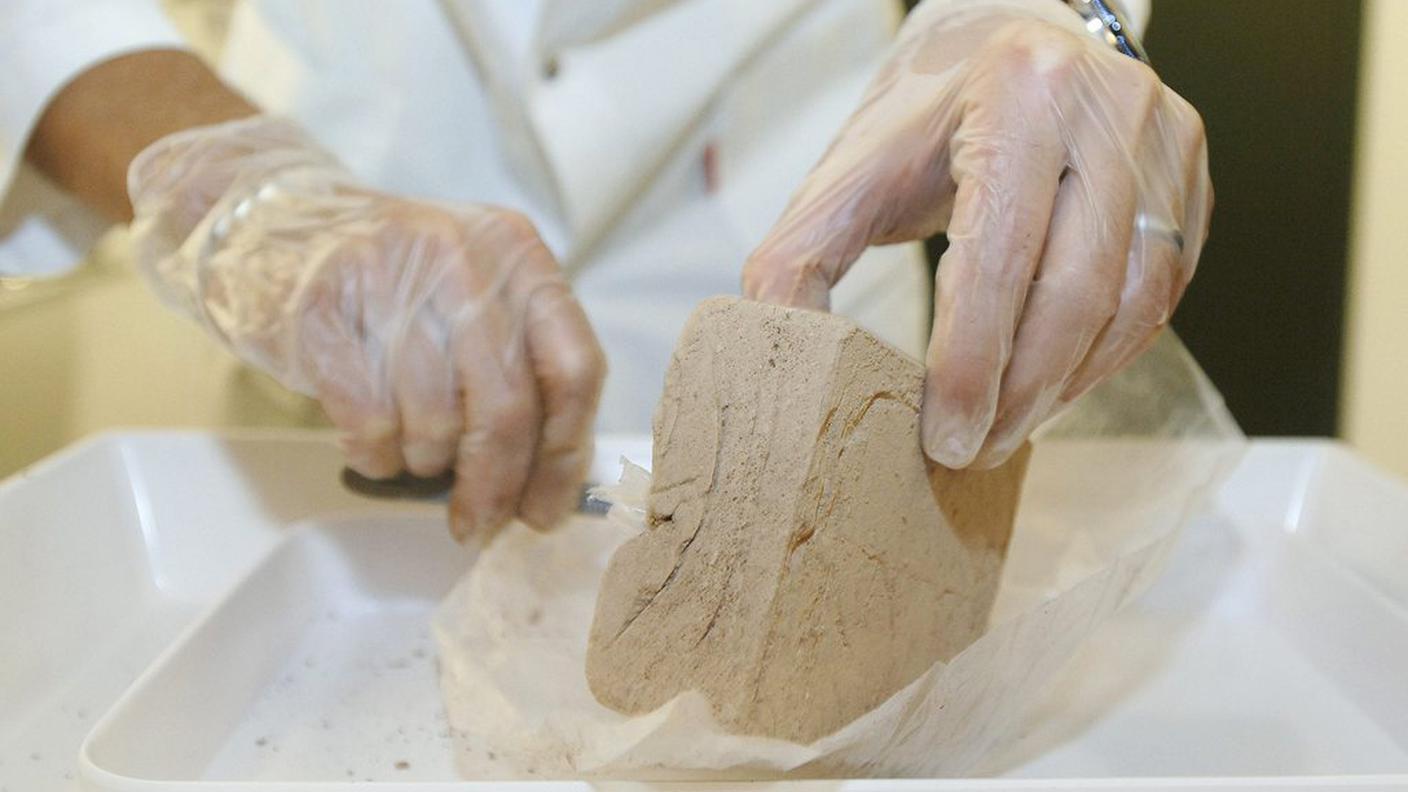 L'analisi in laboratorio dei pacchetti di eroina