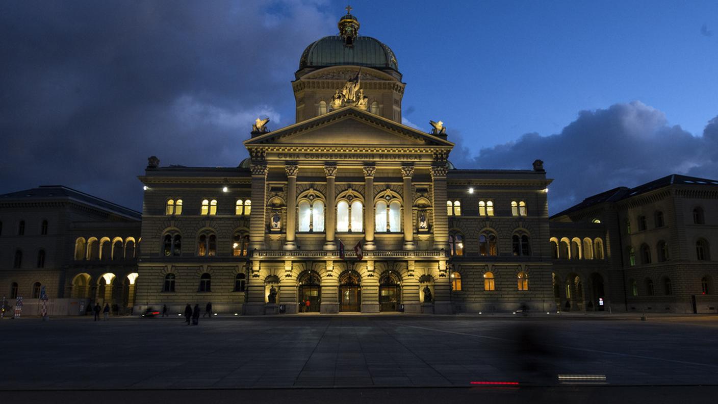 Palazzo meno distante da comuni e regioni