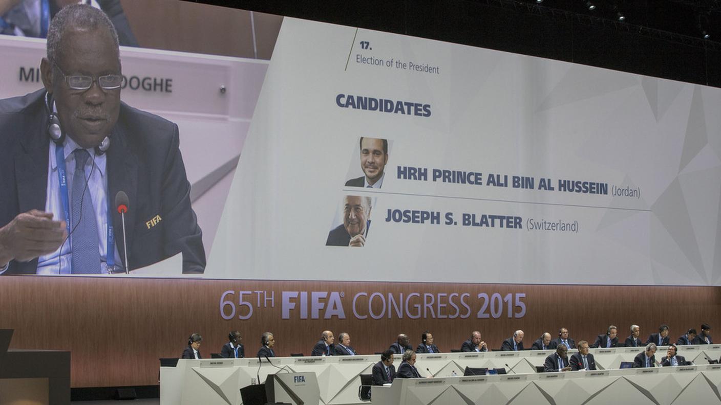 Blatter vince il primo turno