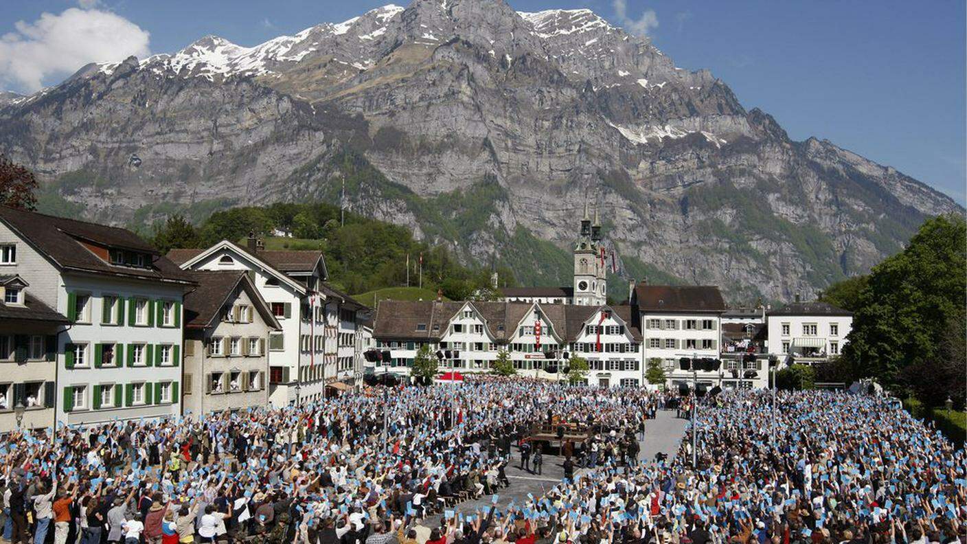 I 16enni sono stati ammessi nel 2007 alla Landsgemeinde di Glarona