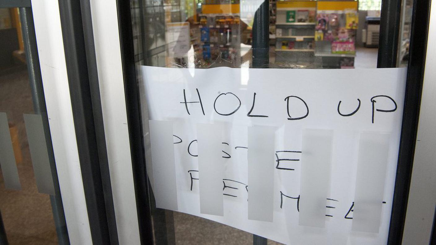 Rapina in posta, presenti traumatizzati e bisognosi di appoggio