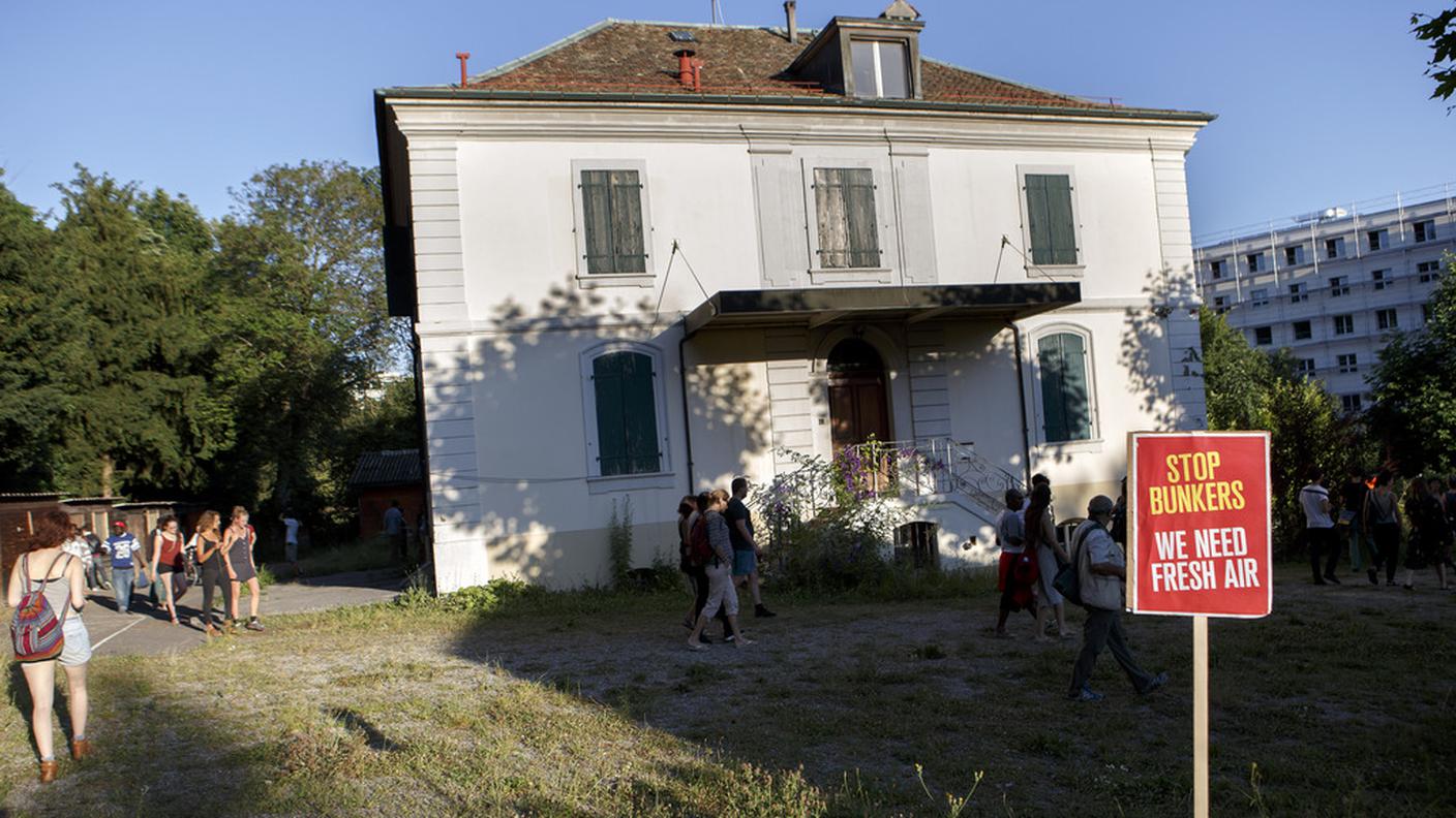 L'edificio occupato fino a giovedì dai migranti