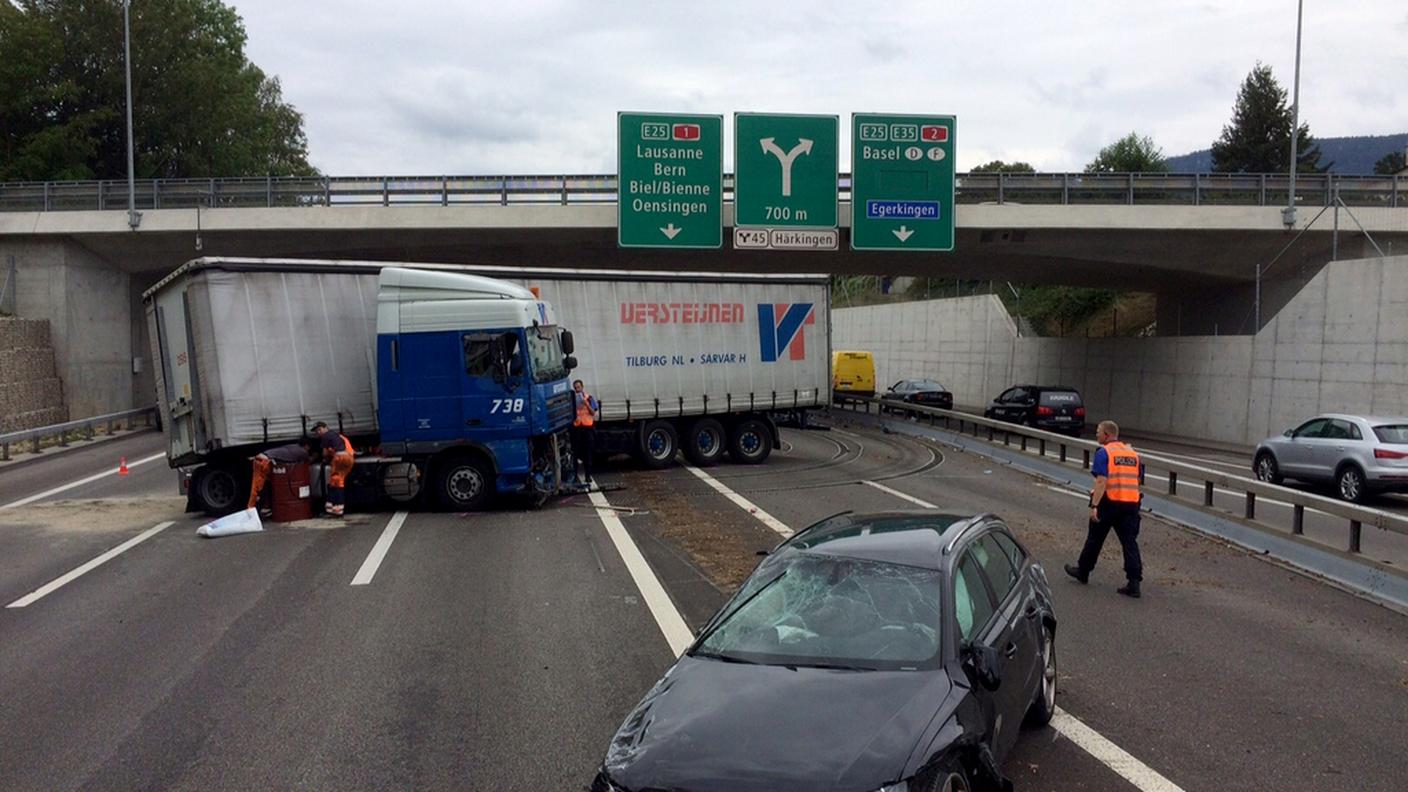 Il TIR all'origine dell'incidente