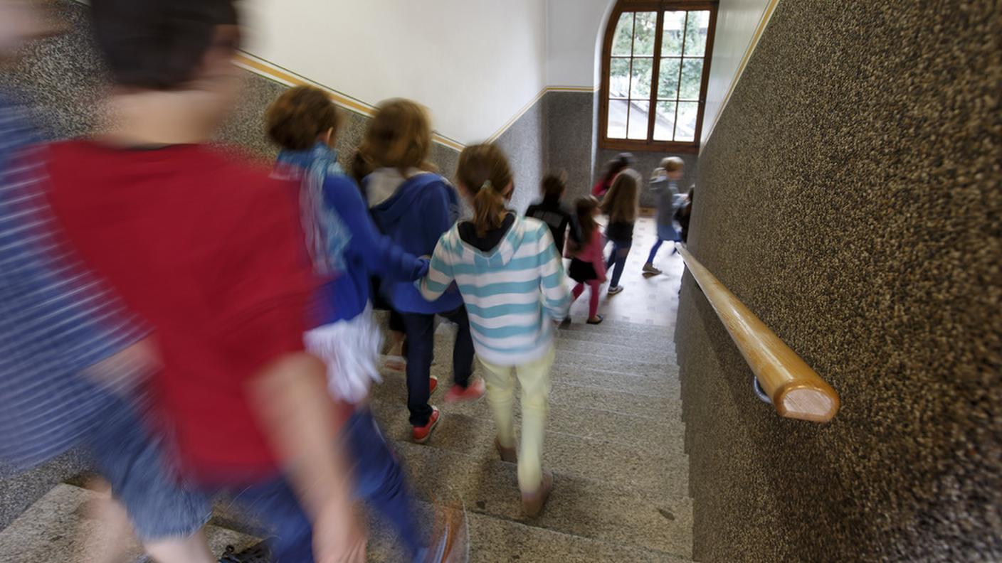 Uno dei compiti potrebbe essere la sorveglianza durante la ricreazione