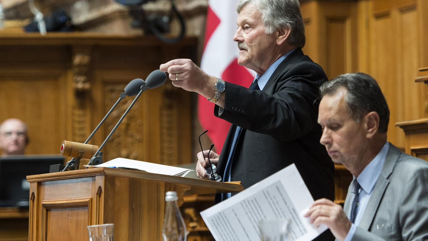 L'UDC, qui l'intervento di Hans Fehr, ha tentato invano di bloccare l'oggetto