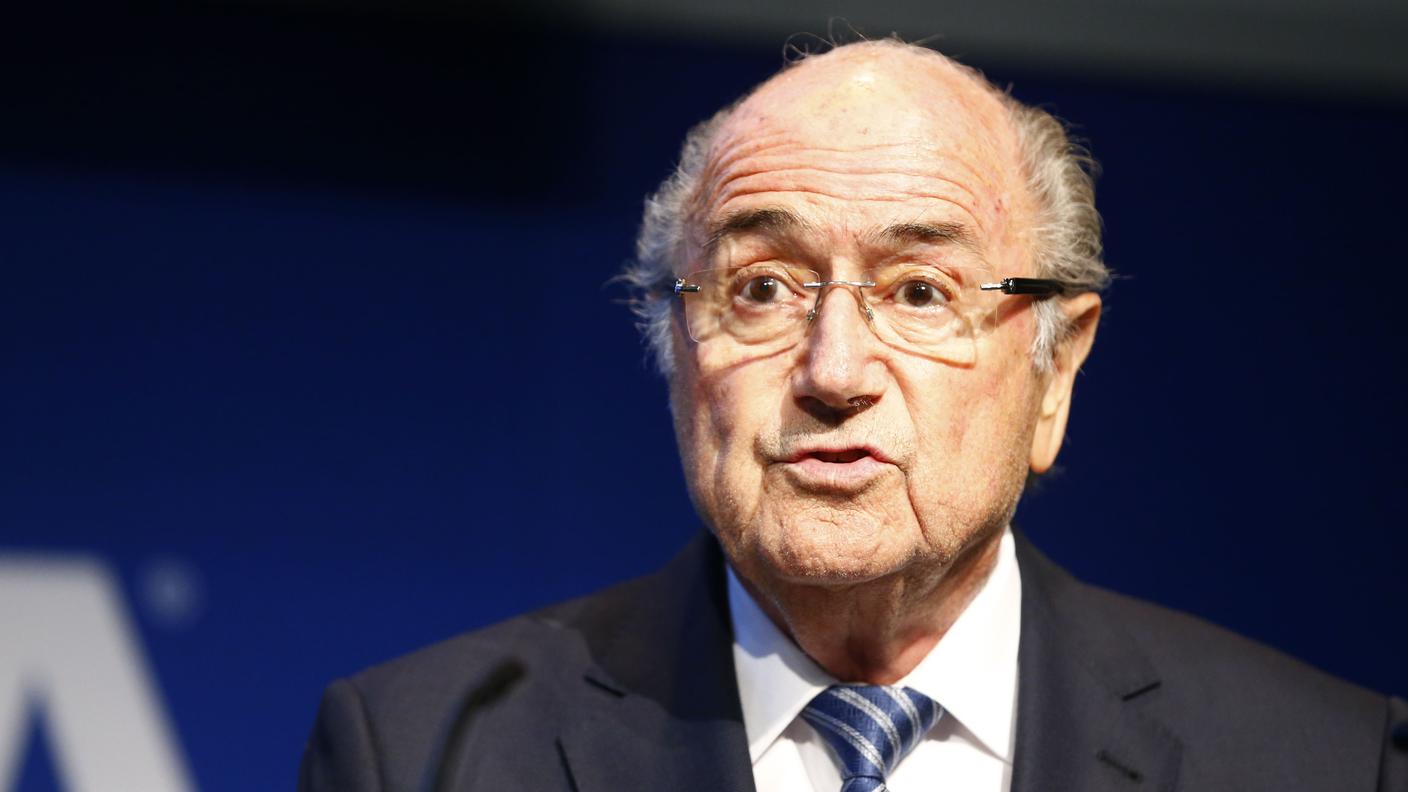 Joseph Blatter torna al centro dell'attenzione, sempre in negativo
