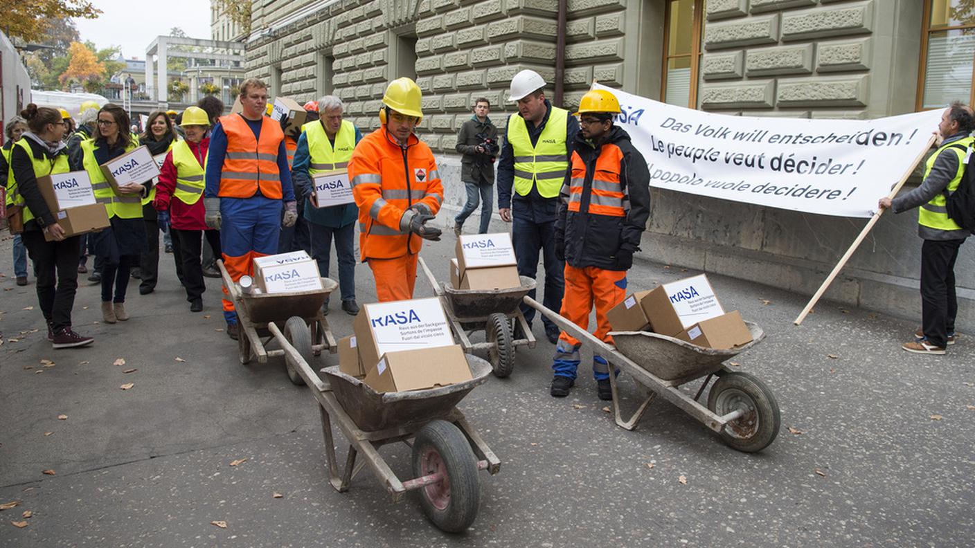 La consegna alla cancelleria federale