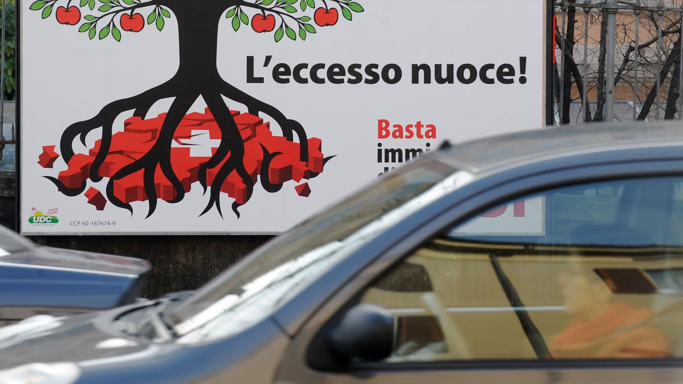 La campagna "Stop all'immigrazione di massa"
