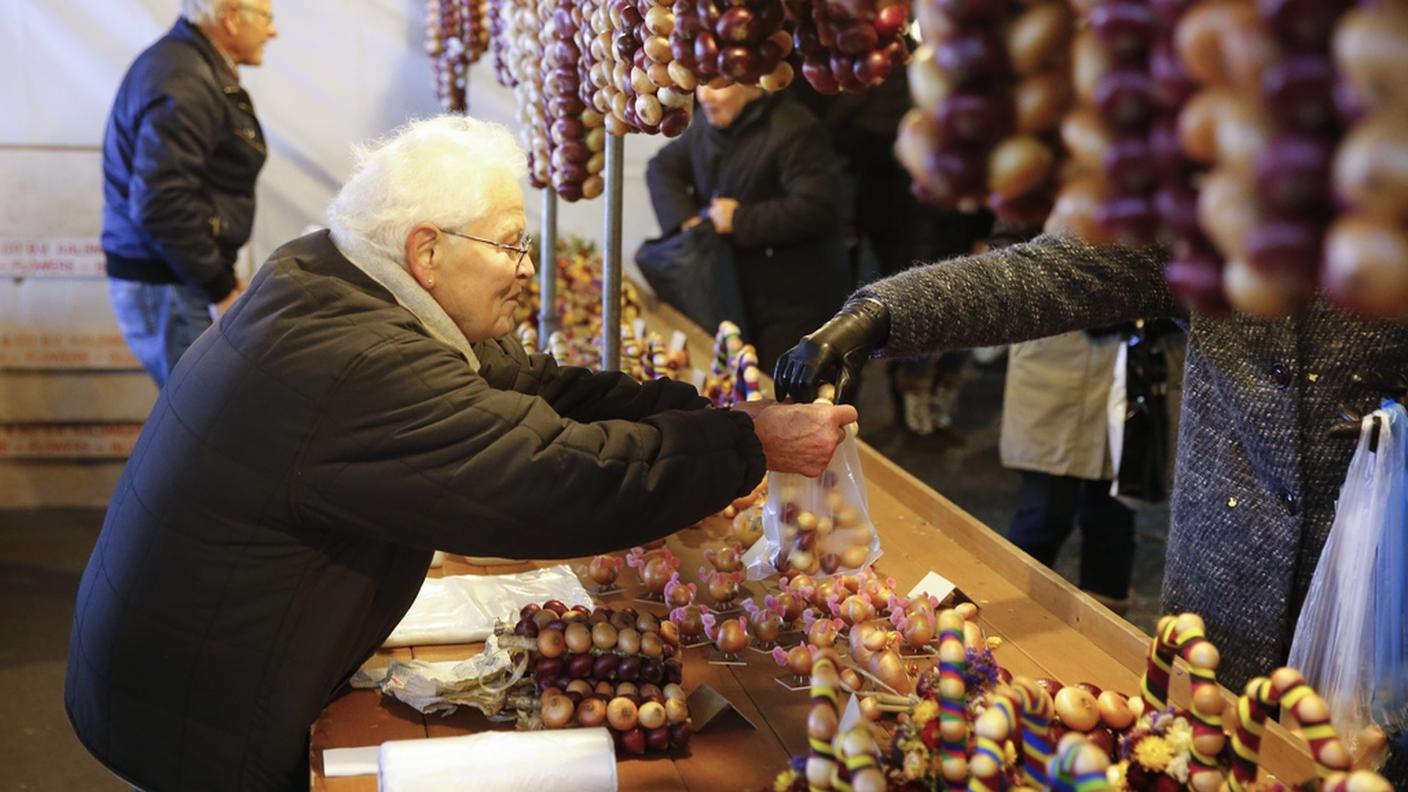 L'ultimo lunedì di novembre la clientela affolla le rivendite di cipolle