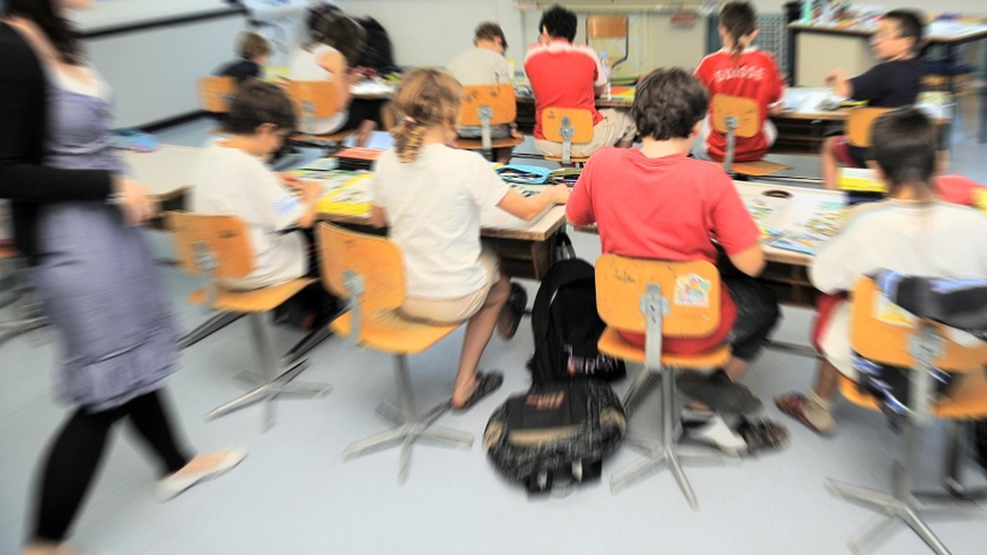 Scuola elementare, lavoro da donne