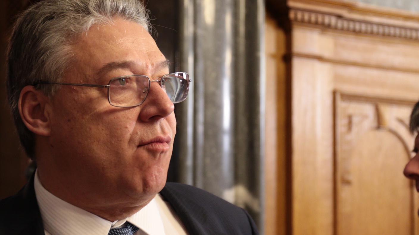 Lombardi a disposizione dei media fra un voto e l'altro