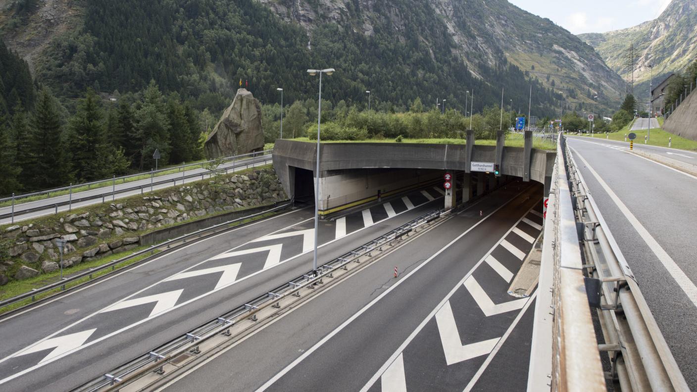 Il portale nord della galleria autostradale