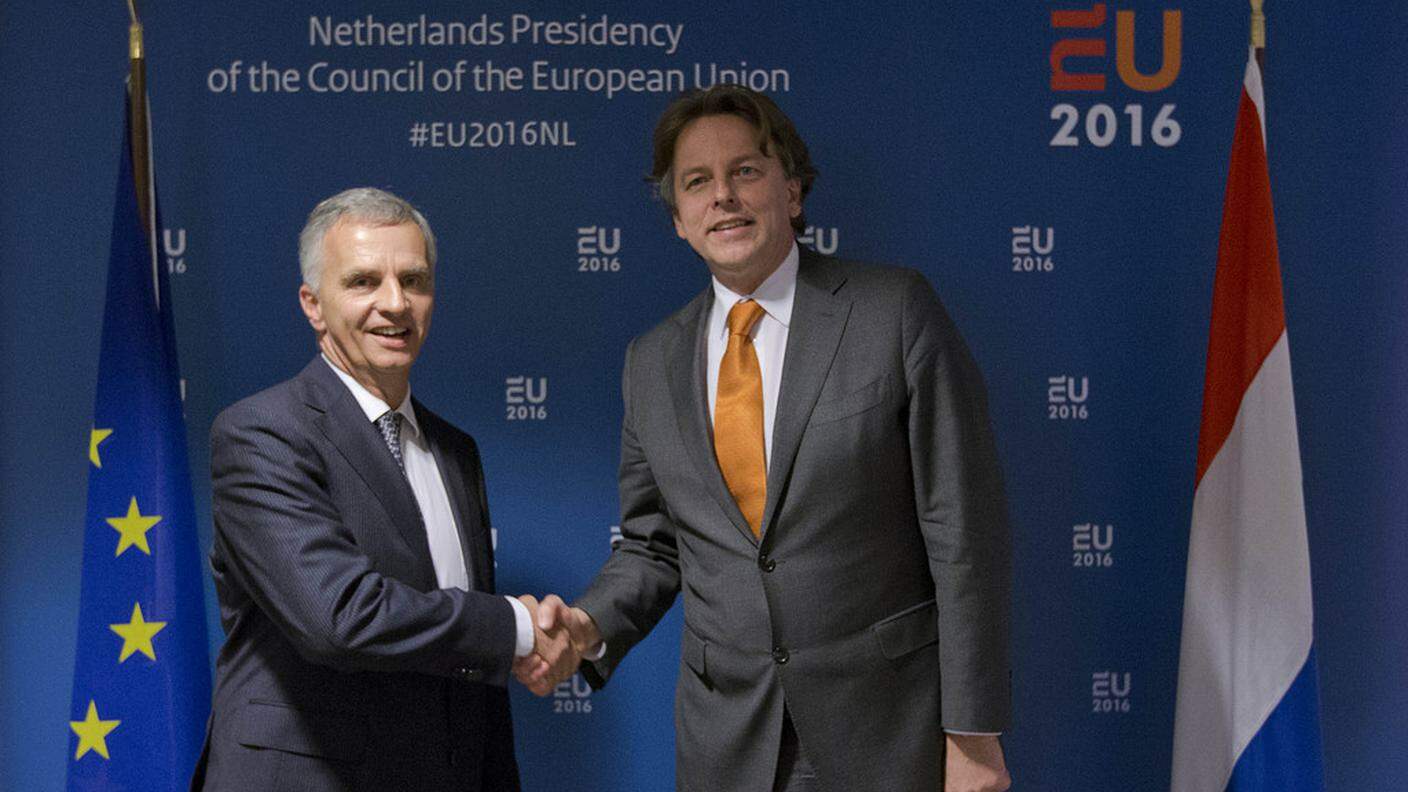 Didier Burkhalter con il ministro degli esteri olandese
