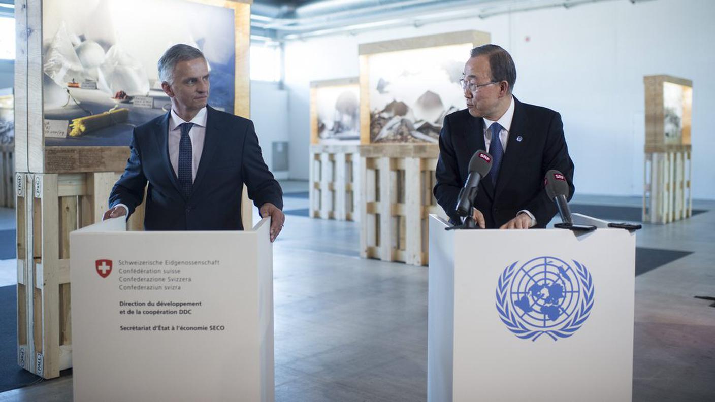 Consigliere federale e segretario dell'ONU durante la conferenza stampa