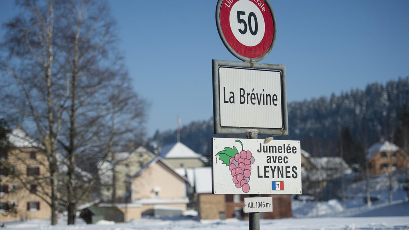 È un comune del canton Neuchâtel 