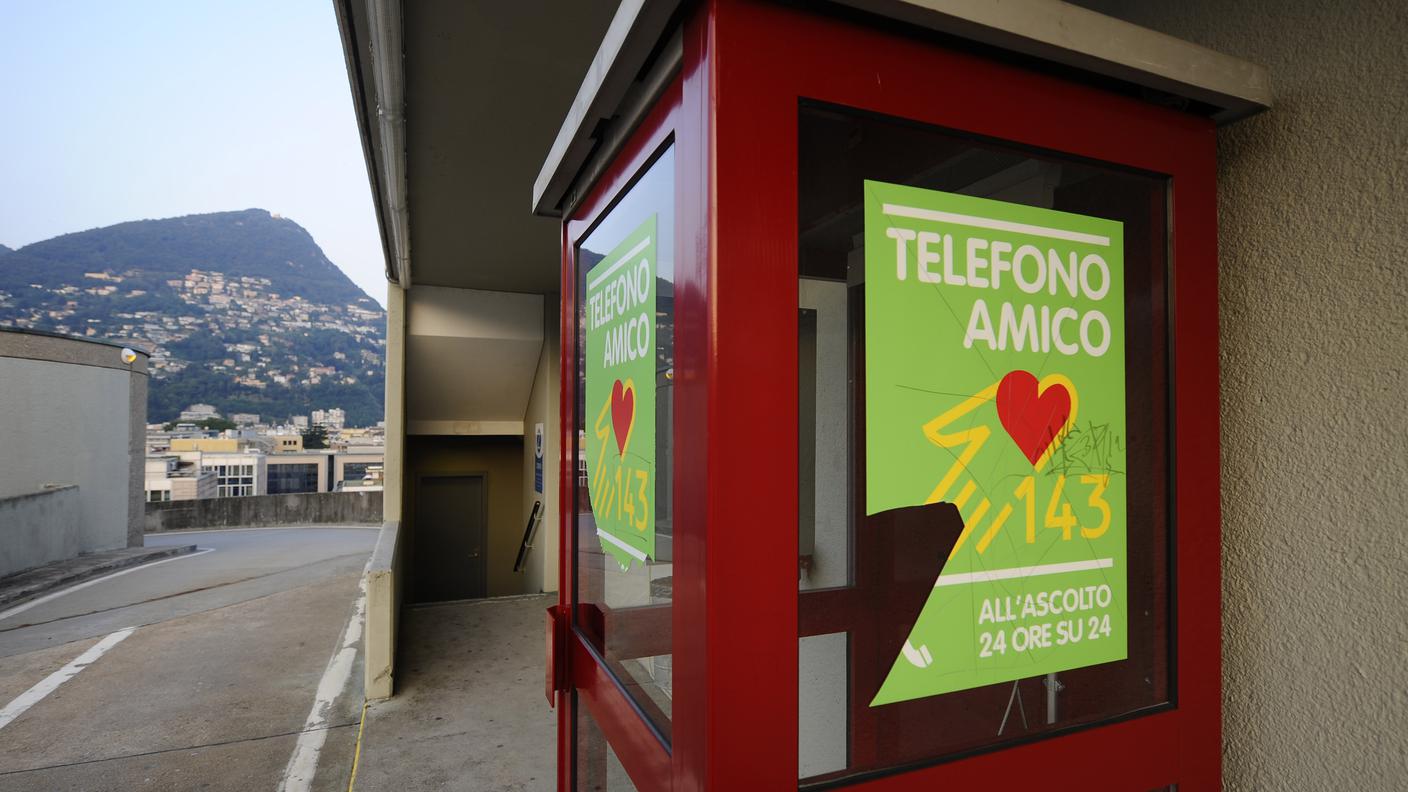 Meno telefonate, ma l'utilizzo del servizio online è in crescita