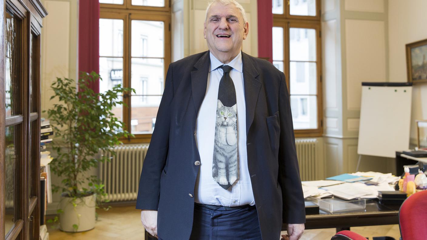 Daniel Brélaz, il sindaco verde con il gatto diventato il suo segno di riconoscimento