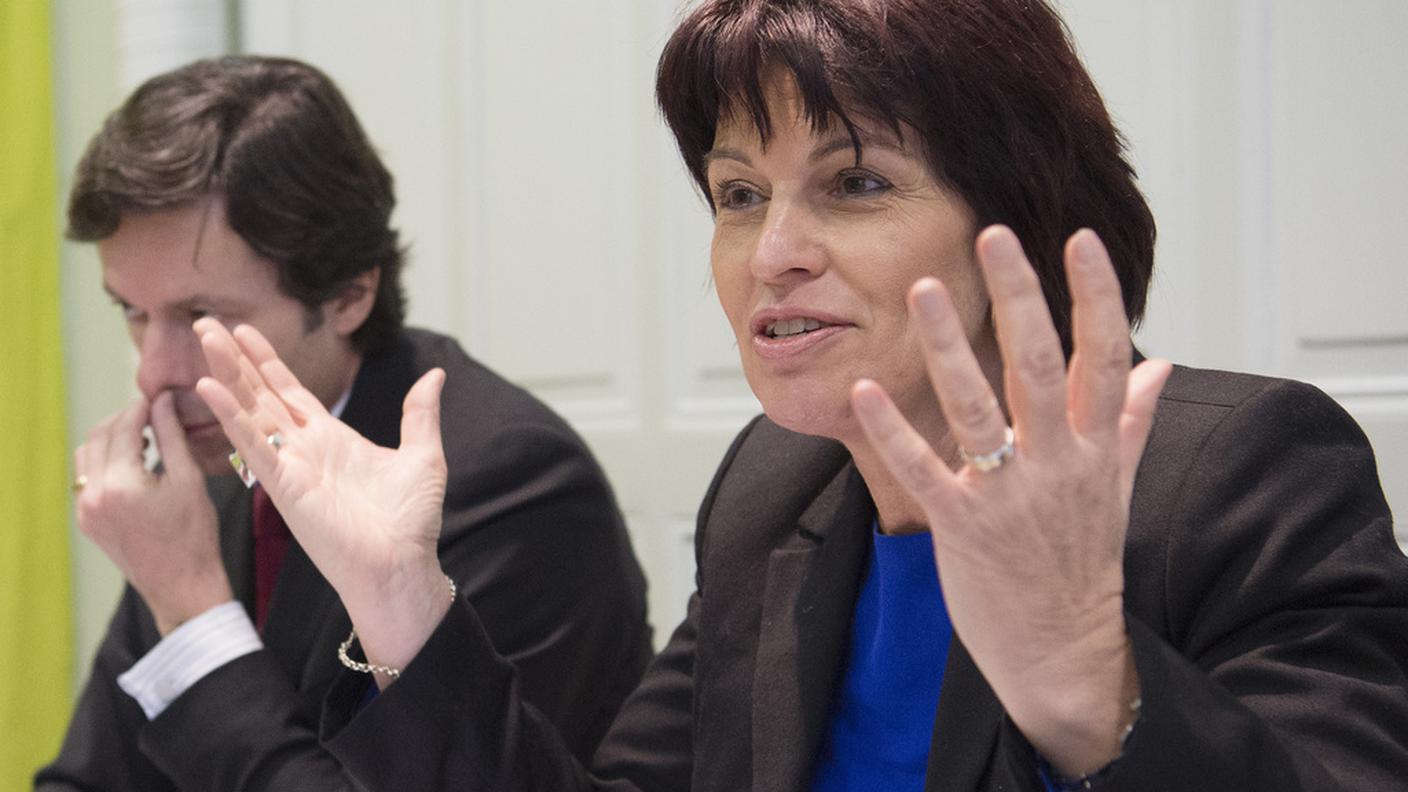 Doris Leuthard in conferenza stampa con Philipp Metzger, direttore dell'UFCOM