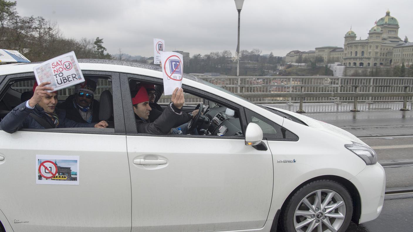 Un'immagine scattata a Berna, dove si è tenuta una manifestazione simile il 29 febbraio