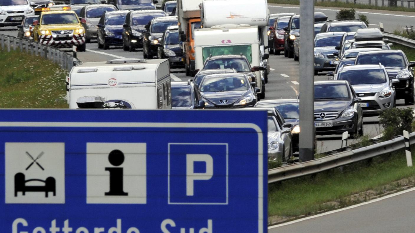 Con le vacanze di Pasqua inizia il periodo di code costanti al Gottardo