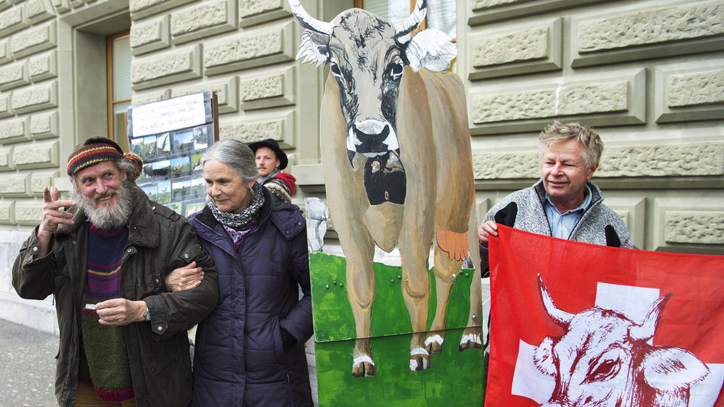 Il promotore del testo, Armin Capaul, insieme alla moglie