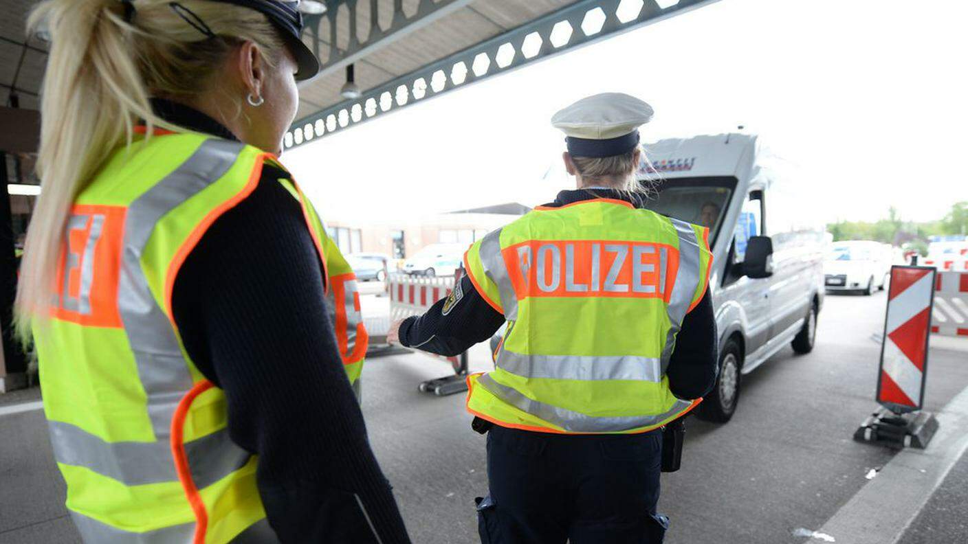 Polizia al valico di Weil am Rhein