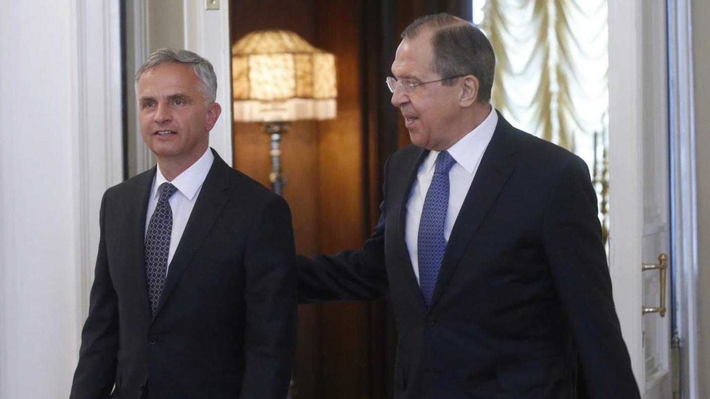 Lavrov, a destra, fa gli onori di casa
