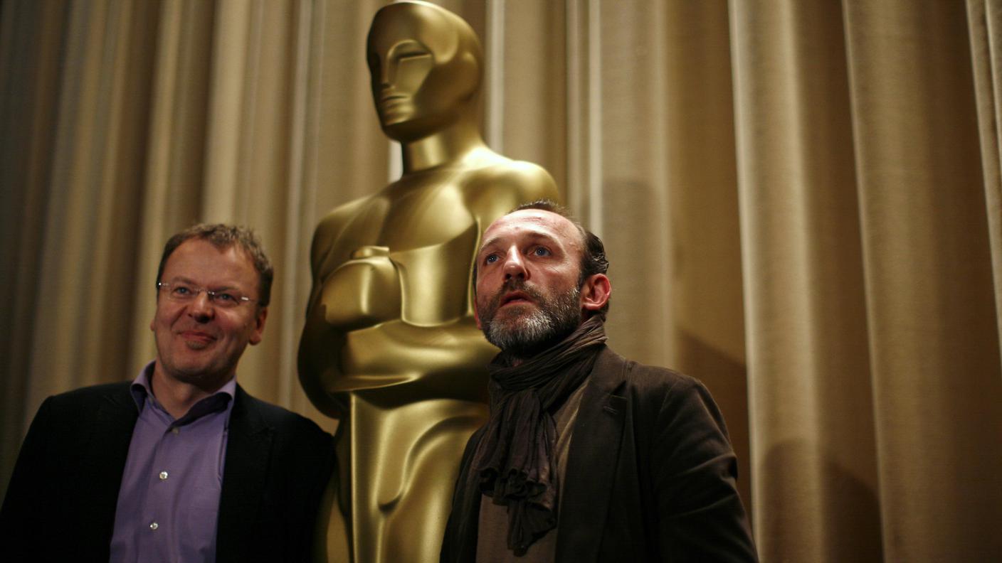 La vicenda ispirò il film Il Falsario-Operazione Bernhard, diretto da Stefan Ruzowitzky (nella foto a sinistra insieme all'attore Karl Markovics) e vincitore dell’Oscar nel 2008.