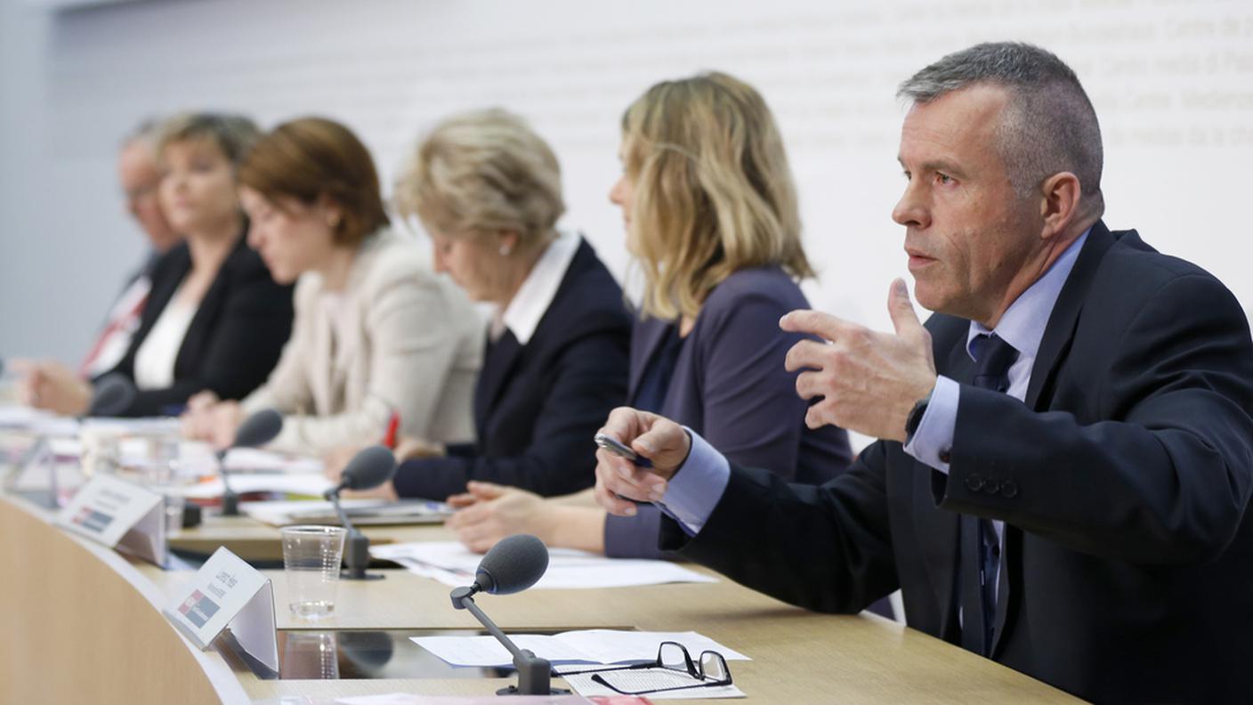 Il comitato interpartitico durante la conferenza stampa
