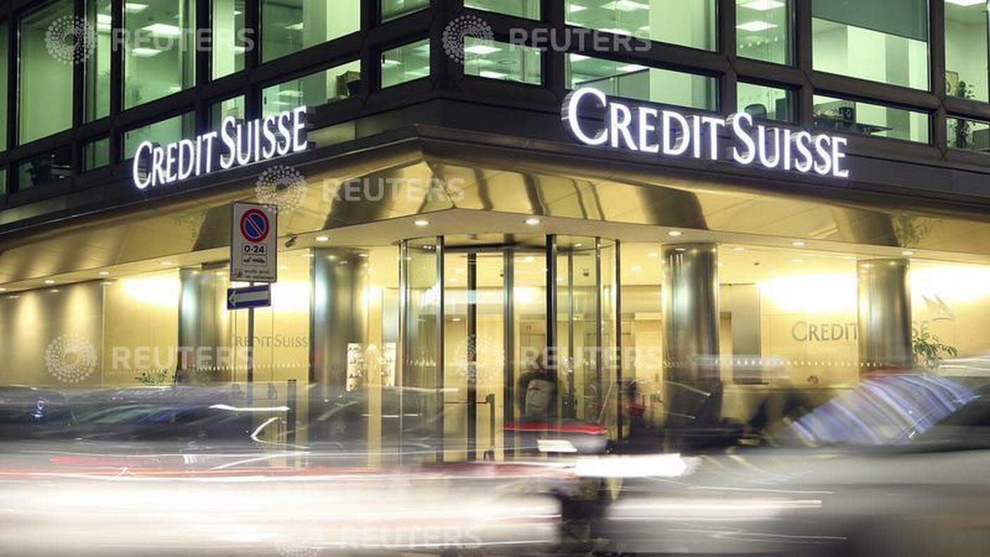 Credit Suisse vuole togliersi dagli impicci. UBS ci sta pensando