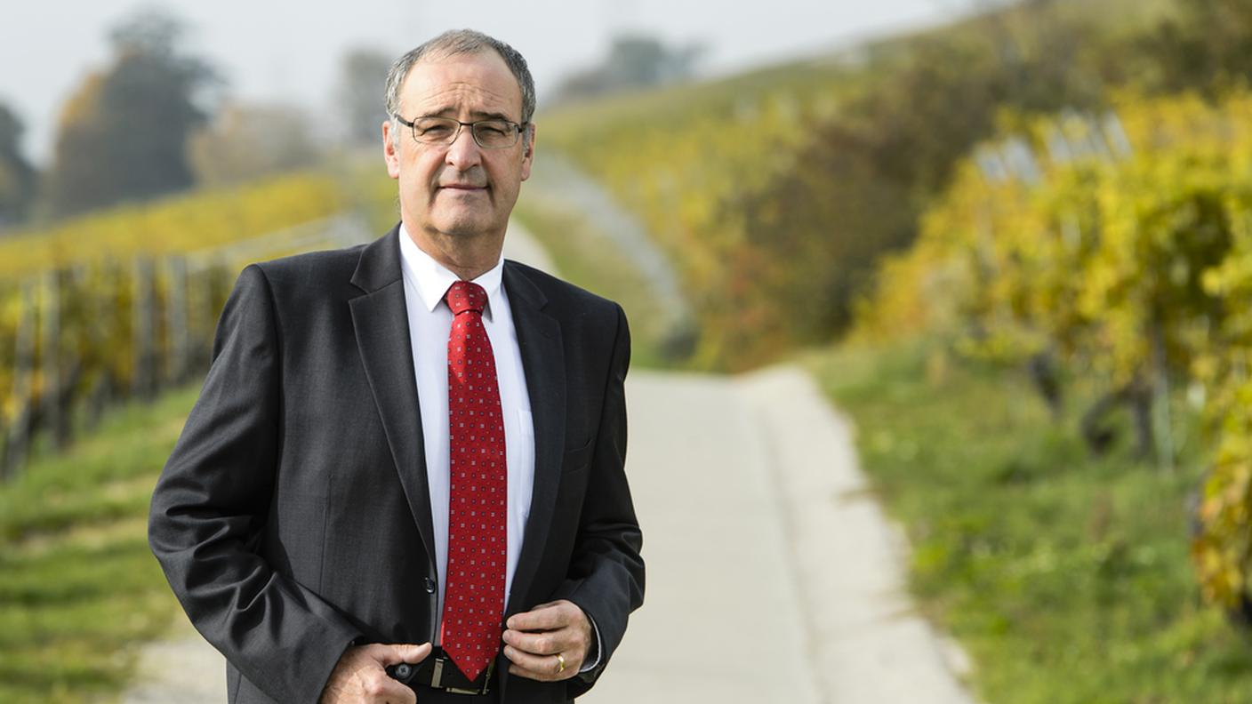 Il ministro della difesa qui ripreso a Bursins (VD), la sua località d'origine