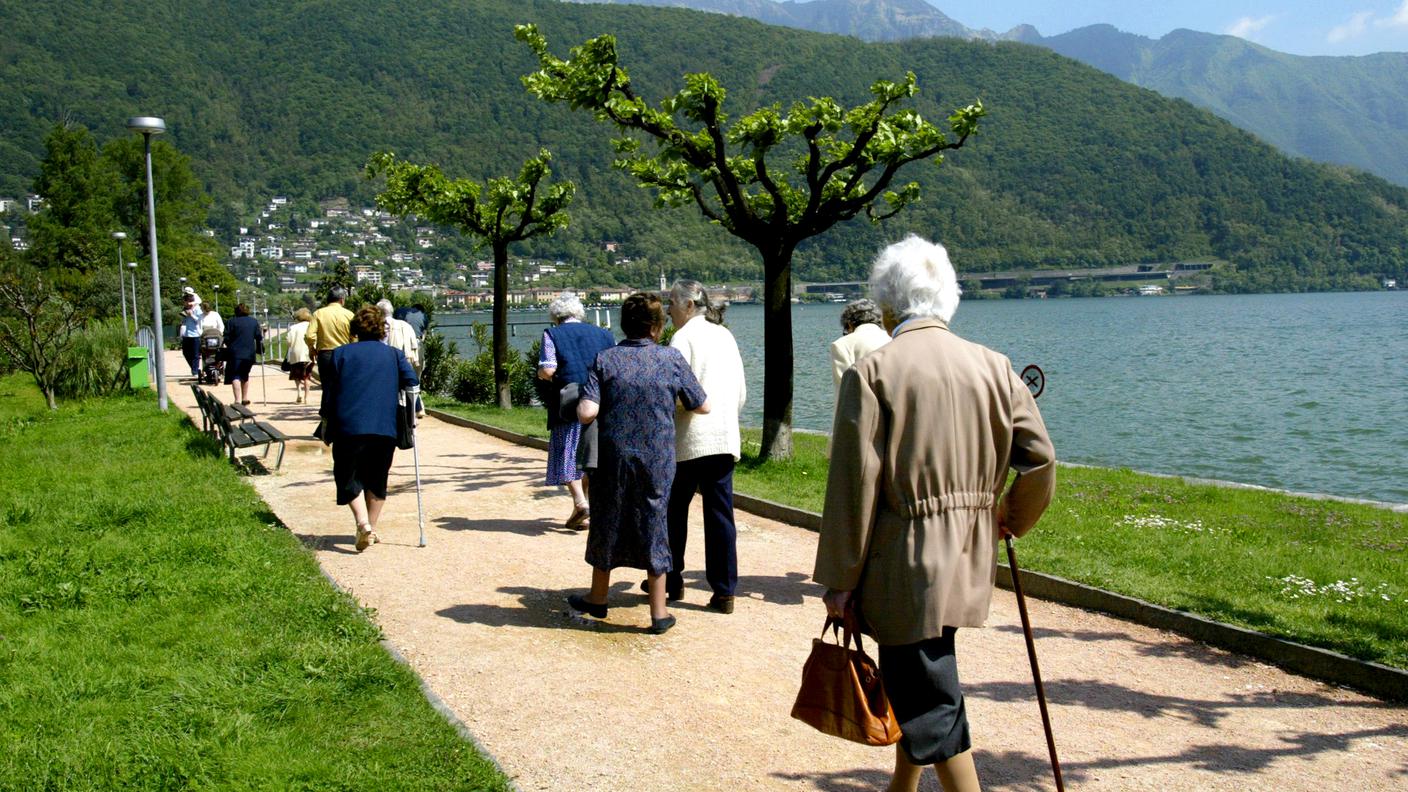 Cresce la popolazione anziana