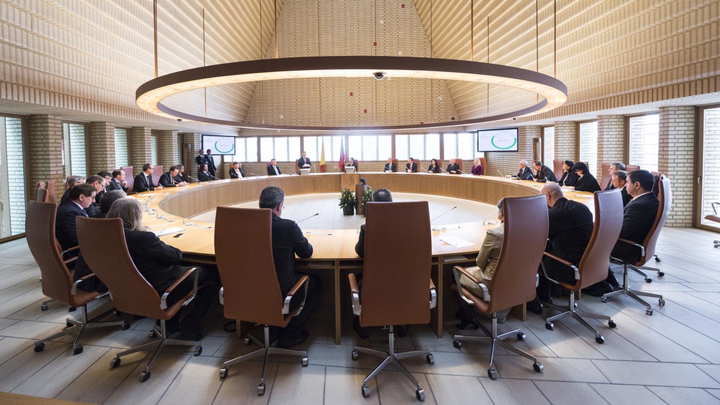 I membri del "Landtag" al lavoro 
