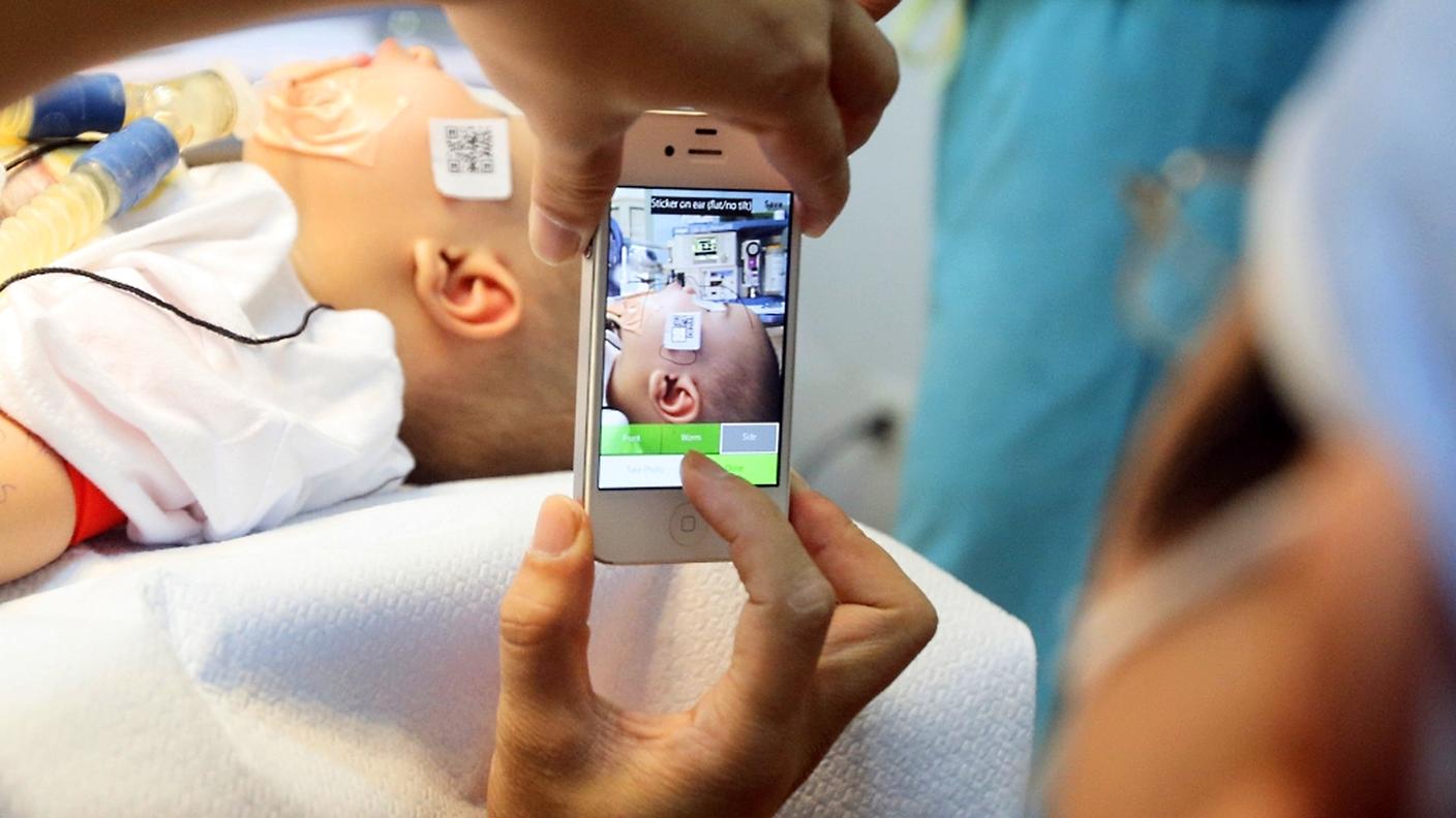 Stop alle foto dei pazienti su Facebook Twitter, Whatsapp e altri