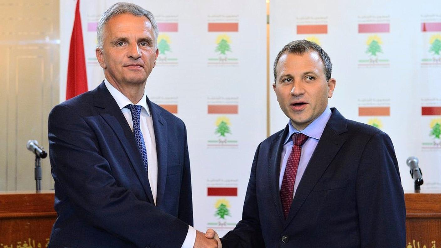 Didier Burkhalter, a sinistra, con il ministro degli esteri libanese Gibran Bassil