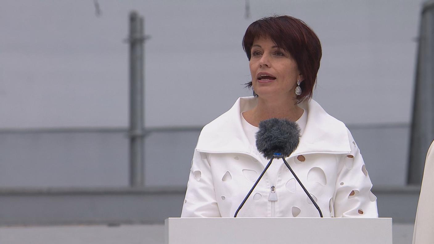 Doris Leuthard in bianco a Pollegio