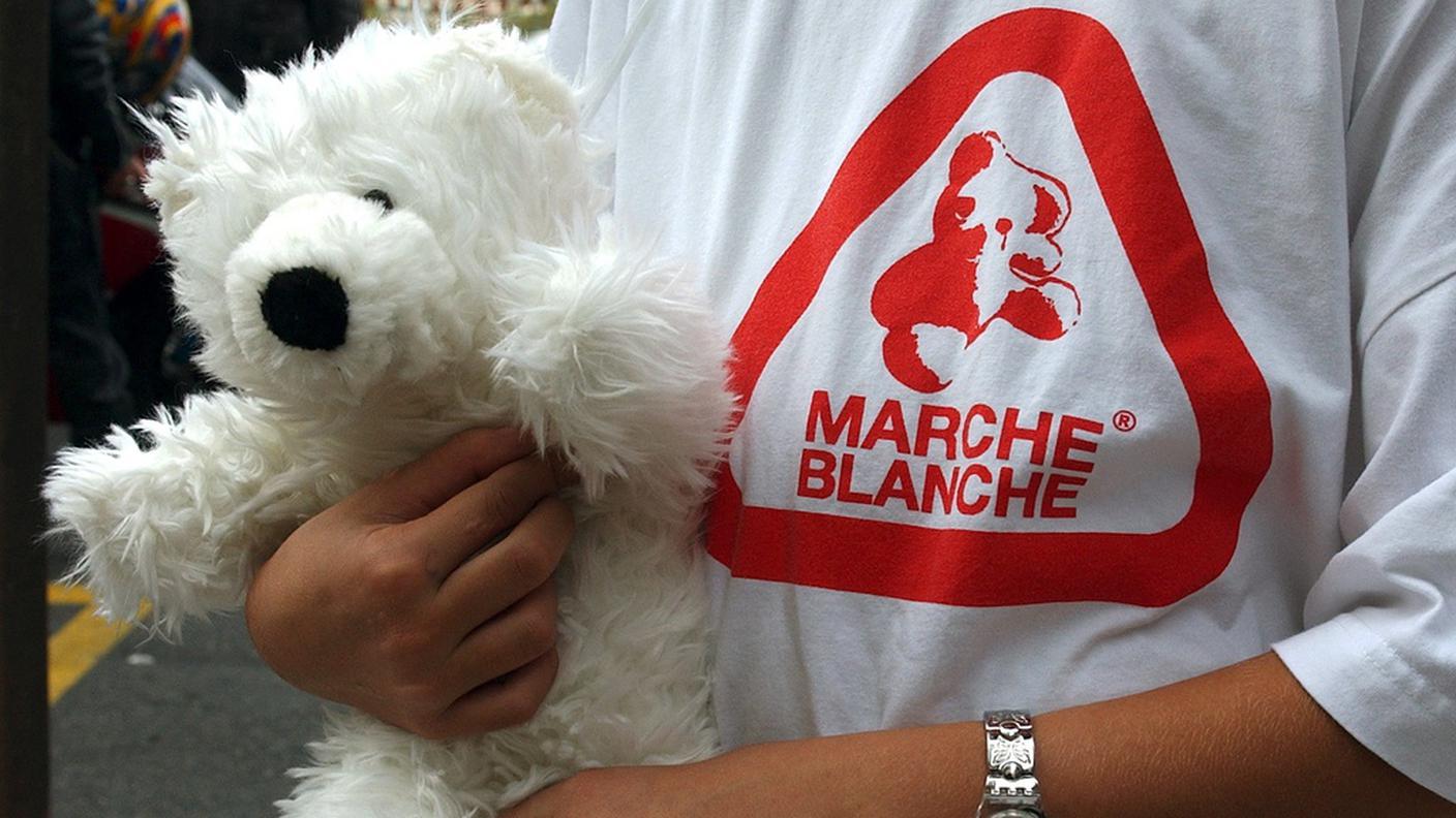 Marche blanche contro gli abusi
