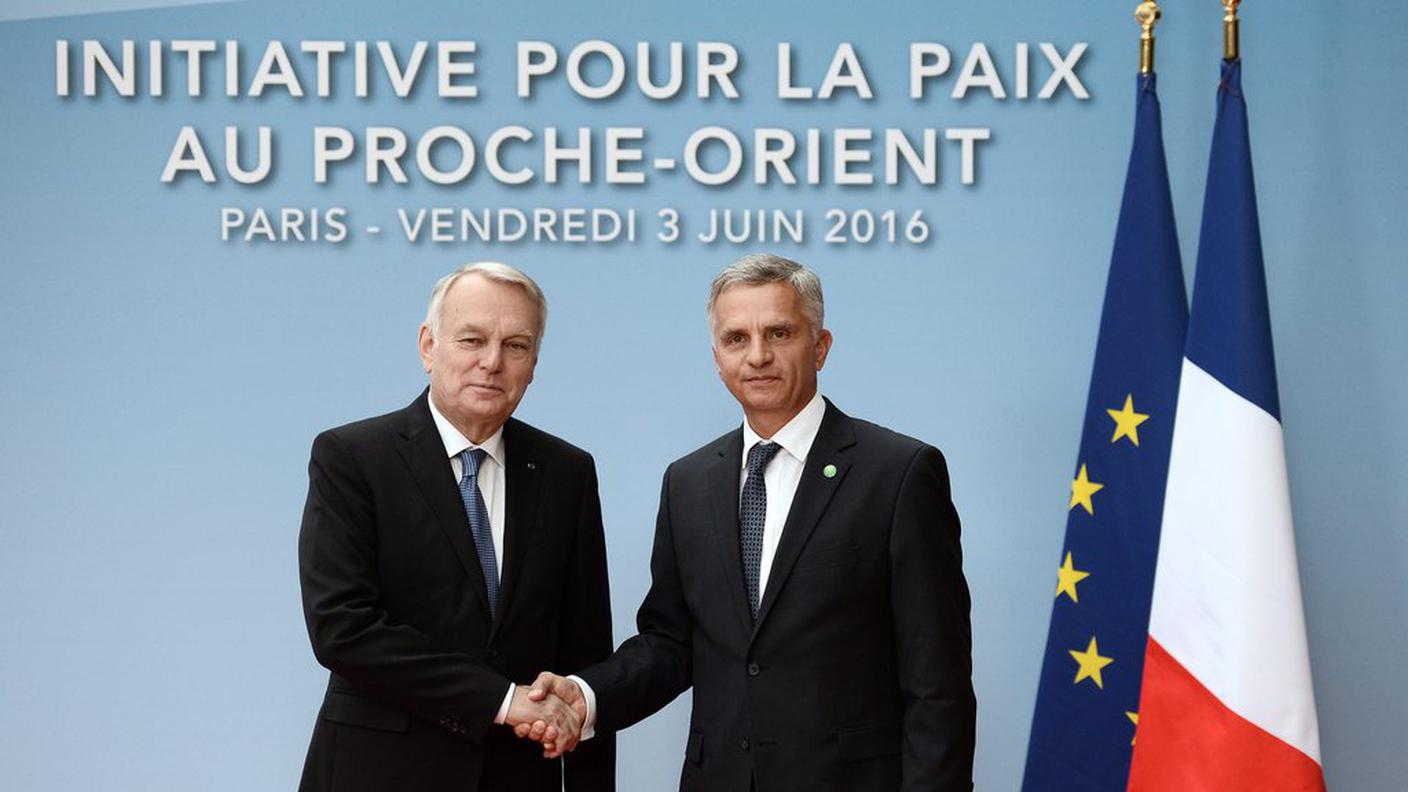 Il consigliere federale con (a sinistra) il suo omologo francese Jean-Marc Ayrault 