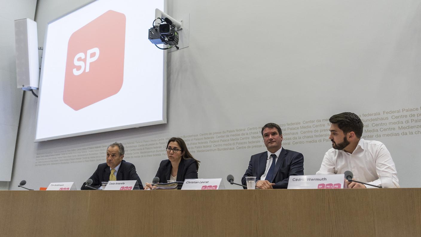 Tim Guldimann, Cesla Amarelle, il presidente Christian Levrat e Cédric Wermuth