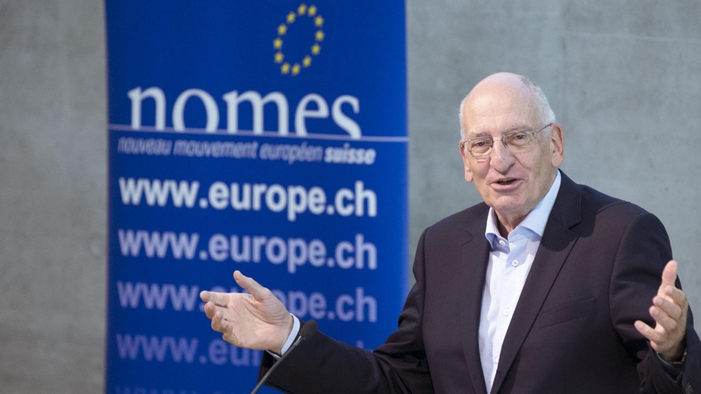 Pascal Couchepin nel 2014 durante un dibattito organizzato dal NOMES a Friburgo