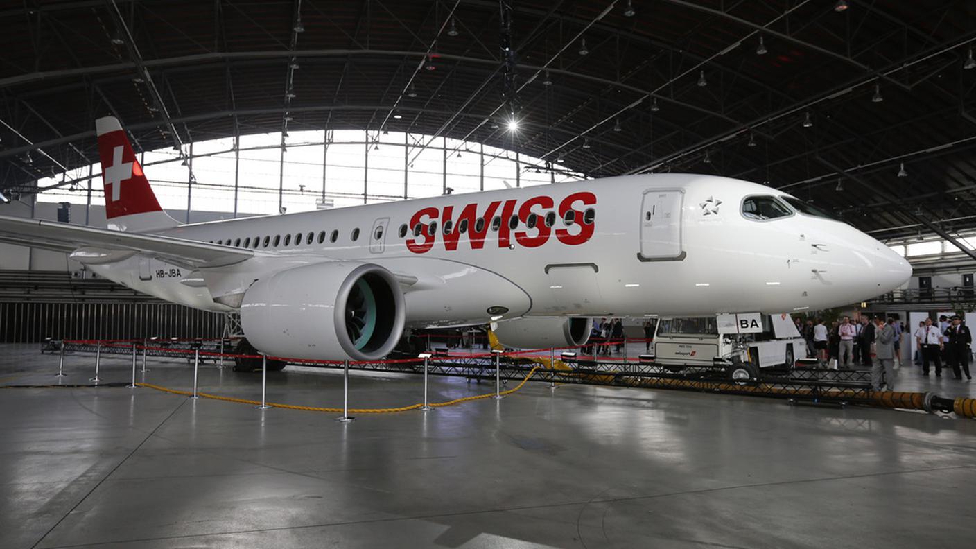 Il nuovo CS 100 di Bombardier con la livrea di Swiss